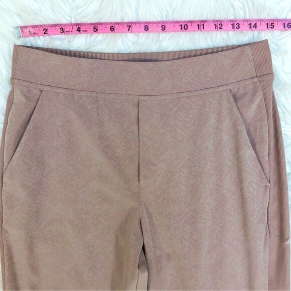 ATHLETA Brooklyn Textured Ankle Pant 982287 in Grain Camo Mocha Latte Size 8 - Picture 10 of 14